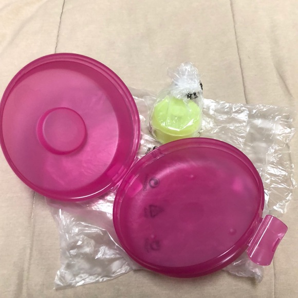 TUPPERWARE Mini Salad Keeper w/ dressing topping keeper & FREE Bonus Tote bag!!! - Picture 6 of 11